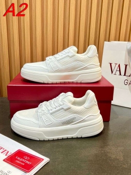 2026発売中！【Valentino】スニーカーレザー×メッシュ V字 Logo 黒 カジュアル 