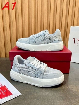 2026新作登場！【Valentino】スニーカー メッシュ×レザー VALENTINO刻印 グレー×白 ストリート 