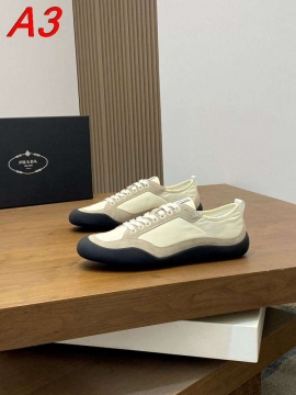 2026新作登場！【Prada】スニーカー スエード×レザー ホワイトループ ベージュ× White カジュアル 