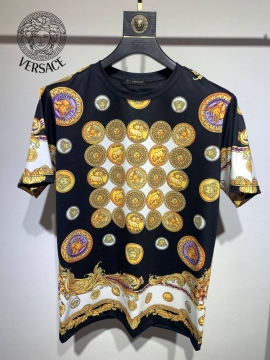 2026 ヴェルサーチ 夏コーデ シルケットコットン クルーネック半袖Tシャツ 洗濯耐久性抜群 ブランド コピー