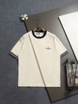2026 ディオール 夏先行販売 ハイエンドカスタム クルーネック半袖Tシャツ 欧州サイズ大き ベーシッ ブランド コピー