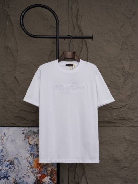 2026 ルイヴィトン 夏新着 無地 クルーネック半袖Tシャツ リラックスオーバーシルエット ブランド コピー