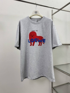 2026 ロエベ 夏新着 レタリング刺繍 クルーネック半袖Tシャツ 柔らか肌触り型崩れなし ブランド コピー