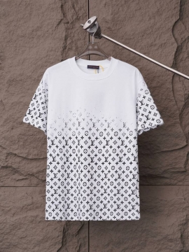 2026 ルイヴィトン 夏新着 スリムフィット クルーネック半袖Tシャツ きめ細かく柔らかな肌触り ブランド コピー