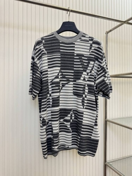2026 ルイヴィトン 夏新着 ストライプ クルーネック半袖Tシャツ デイリービ...