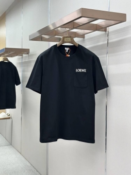 2026 ロエベ 夏新着 アップリケ刺繍 クルーネック半袖Tシャツ 洗濯耐久性抜群 ブランド コピー