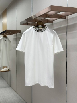 2026 ディオール 夏新着 レターコットン クルーネック半袖Tシャツ 洗濯耐久...
