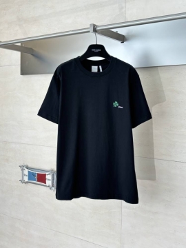 2026 ディオール 夏新着 クローバー刺繍 クルーネック半袖Tシャツ 洗濯耐久性抜群 ブランド コピー