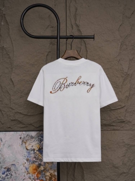 2026 バーバリー 夏新着 上質仕立て クルーネック半袖Tシャツ きめ細かく柔らかな肌触り ブランド コピー