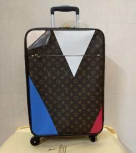2020夏ファション新品 ルイ ヴィトン最新先取りおしゃれなロゴ入り LOUIS VUITTON スーツケース新作オシャレ