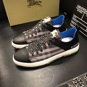 カジュアルシューズ 2020年春夏シーズンの人気 特に夏は人気アイテム BURBERRY バーバリー