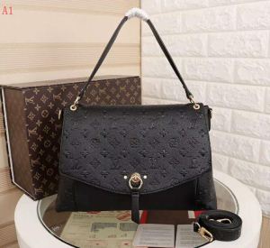 定番品質保証　ルイ ヴィトン LOUIS VUITTON 3色可選　ショルダーバッグ 個性的なモデル　秋冬大活躍