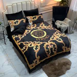 ヴェルサーチ 注目の秋ファッション一番 VERSACE 寝具4点セット 最速2020秋冬トレンドブランド