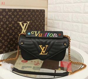 目前の注目ブランド　ショルダーバッグ 3色可選　人目を引く存在感　ルイ ヴィトン LOUIS VUITTON