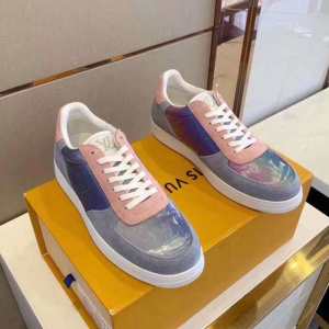 ルイ ヴィトン LOUIS VUITTON 大人かわいい秋冬コーデを楽しみ ランニングシューズ 2020秋のファッショントレンドはこれ