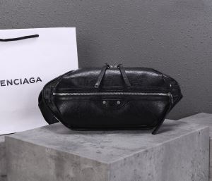 ウエストバック 2020秋冬トレンド押さえておきたい バレンシアガ 秋にこれがはやりそう BALENCIAGA 注目の秋ファッション一番