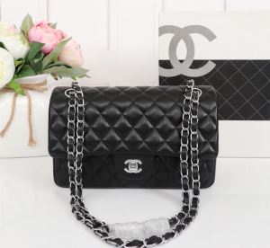 シャネル CHANEL 2020春夏人気トレンドアイテム オシャレな印象に レディースバッグ おしゃれ上級者に挑戦 オシャレ印象で人気の高い