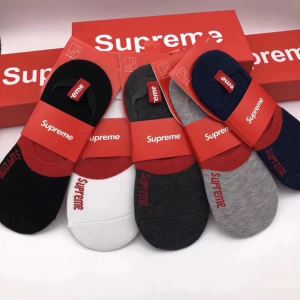 おすすめする注目トレンド 靴下 毎日はちょっとイイ秋冬新品 シュプリーム SUPREME 2020AW
