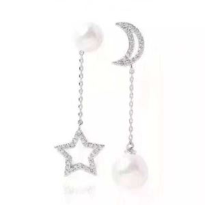 人気が継続中 スワロフスキー 最先端のスタイル SWAROVSKI ピアス 2020モデル