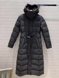バーバリー BURBERRY 最新秋冬トレンドをチェック202020秋冬 2色可選 絶対おさえるべきカラーと最新 ダウンジャケット やっぱり優しい色