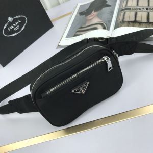レディースバッグ シンプルなファッション プラダ 2020モデル PRADA スタイルアップ