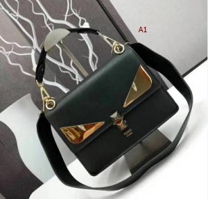 バッグ レディース 超人気美品 2020新品入荷 快適さと洗練された表情 多色可選 フェンディ FENDI
