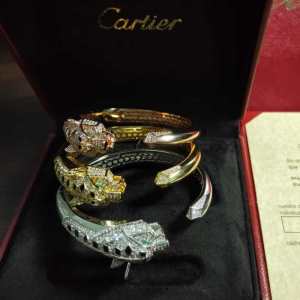 着回し力も抜群です ブレスレット 爽やかな色合い3色可選 カルティエ CARTIER 《2020年》今、注目のストリート