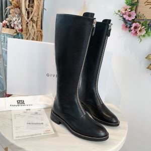 ジバンシー 注目の秋ファッション一番 GIVENCHY 2020秋冬トレンド押さえておきたい レザーブーツ おしゃれに秋を迎えるために