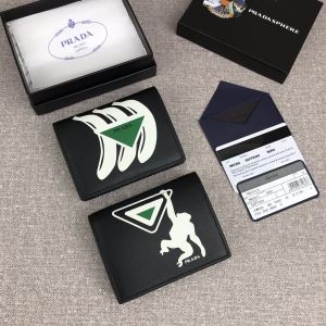 大胆なチェックの人気トレンド プラダ PRADA 2020秋冬トレンドアイテム 財布ウォレット 2色可選 今年注目な新品セール