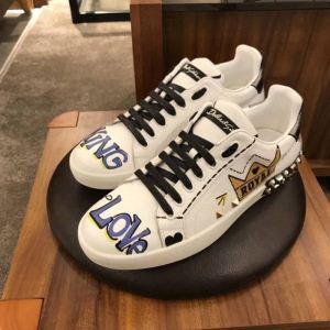 海外セレブは大人気 おしゃれな夏ファッション2020 DolceGabbana ドルチェガッバーナ カジュアルシューズ