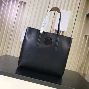 秋冬超人気の最新作 フェンディ FENDI ショルダーバッグ 上品でベーシック