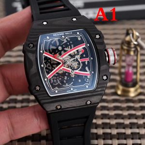 カジュアルスタイルに リシャールミル話題の新作到着 RICHARD MILLE 男性用腕時計 3色可選