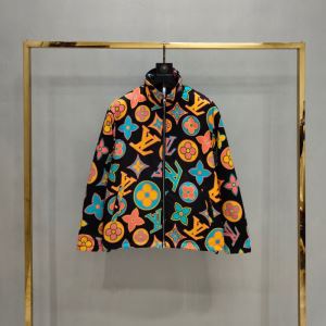冬を彩る2020SS新作 LOUIS VUITTON ルイ ヴィトン ブルゾン 冬のスタイルの幅が広がりそう