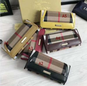 毎年流行り定番アイテムおすすめ財布 多色選択可 おすすめアイテム BURBERRY バーバリー
