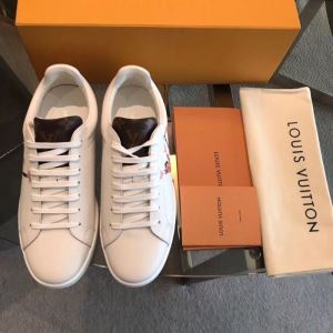 ルイ ヴィトン 2色可選 ファッションに取り入れよう LOUIS VUITTON やはり人気ブランド スニーカー