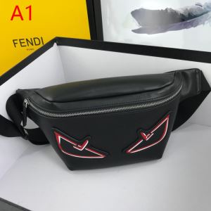 トレンド感があって涼しげ フェンディ FENDI ブラッシュアップして華やかに レディースバッグ 2020年夏の一押しファッションアイテム