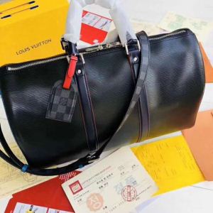 秋冬超人気の最新作 ルイ ヴィトン LOUIS VUITTON 上品でベーシック ショルダーバッグ