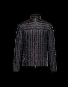 保温性のある 2020秋冬 MONCLER モンクレール デザインも魅力のダウンジャケット