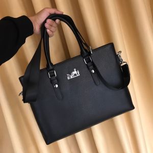 ハンドバッグ 人気ファッション雑誌でも掲載 エルメス最重要2020秋冬トレンド HERMES 最新トレンドコーデおすすめ