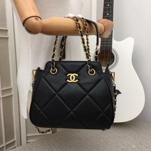 2色選択可 きちんと感が抜群 シャネル 夏らしい季節感 CHANEL クールな印象を引き立て レディースバッグ 2020即旬な装いに