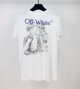 上品に着こなせ 半袖Tシャツ 日本未入荷カラー OffWhite 世界共通のアイテム オフホワイト