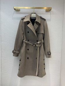 ディオール秋にこれがはやりそう DIOR 2020秋冬トレンド押さえておきたい ダスター コート 注目の秋ファッション一番
