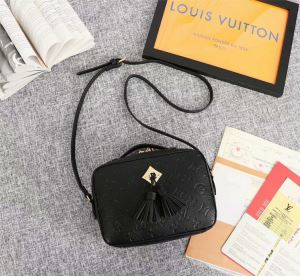 ショルダーバッグ 3色可選 る春夏おすすめの人気商品 2020即旬な装いに ルイ ヴィトン LOUIS VUITTON