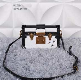 完売　高級感演出 2020春夏 LOUIS VUITTON ルイ ヴィトン ショルダーバッグ LV