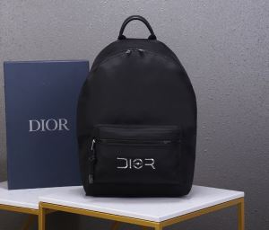 ファッションに取り入れよう ディオール DIOR 限定アイテム特集 リュック
