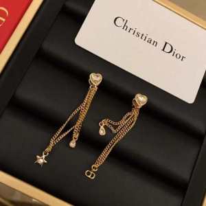 人気夏ファションおすすめ ディオール2020春夏のトレンド新商品 DIOR ピアス 素敵カジュアルの春夏コレクション