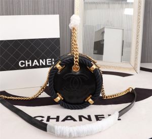 シャネル CHANEL ハンドバッグ 2020年春夏シーズンの人気 人気夏ファションおすすめ 魅力的なカラー使い