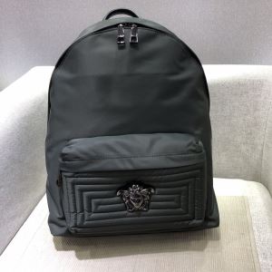 最もオススメヴェルサーチ メドゥーサヘッド ナイロン バックパック コピー 通販VERSACEメンズリュックサック2020限定