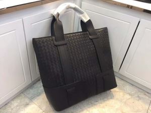 ビジネスバッグ おすすめな大人のトレンド 【2020春夏】最新コレクション ボッテガ ヴェネタ BOTTEGA VENETA