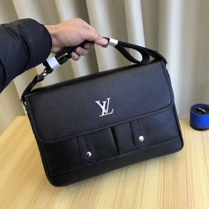 2020大人のおしゃれに ルイ ヴィトン LOUIS VUITTON ショルダーバッグ